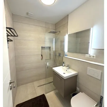 Koelnmesse 5 * Gemuetliches Haus Сasa de vacaciones Rösrath